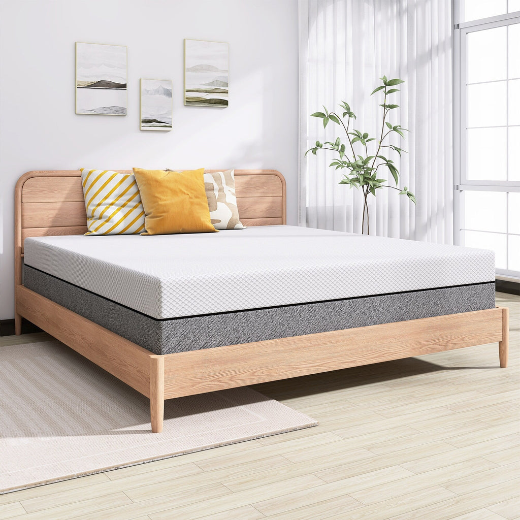 10 matelas en mousse à mémoire de forme moyenne dans une boîte