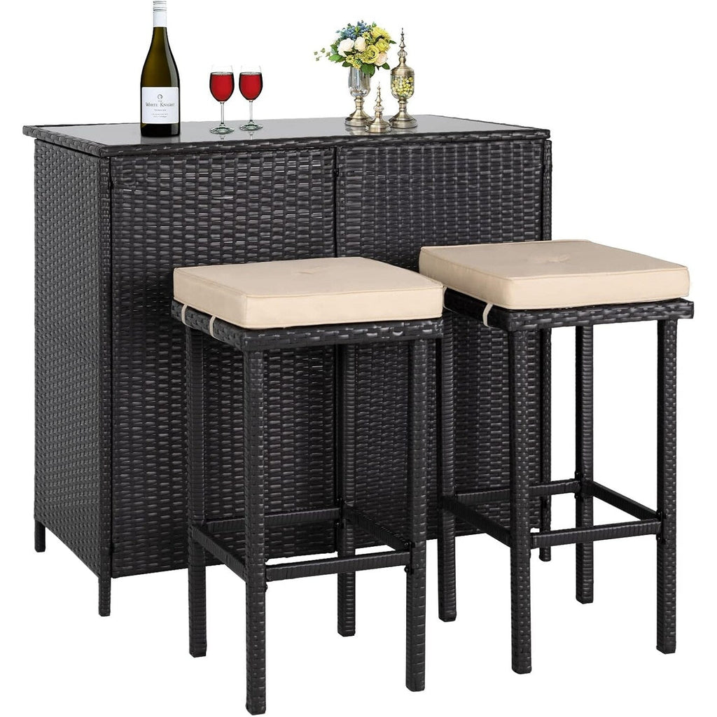 Ensemble de bar d'extérieur en osier 3 pièces, 2 tabourets de bar et 1 table avec plateau en verre et étagères de rangement